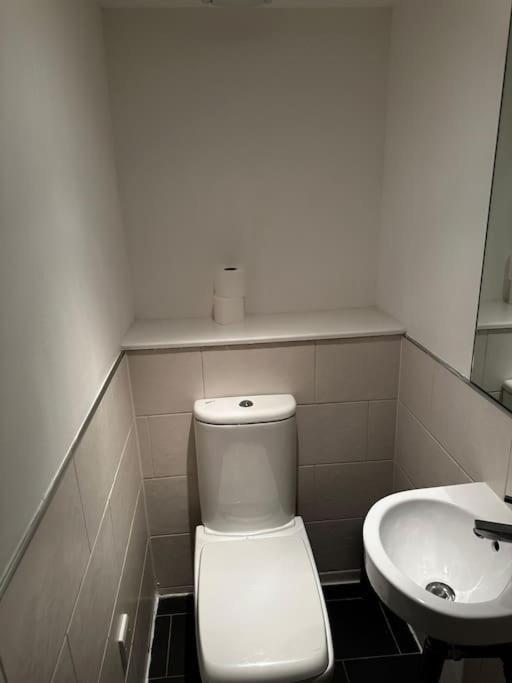 ロンドンAmazing 2Bed2Bath Edgewareアパートメント エクステリア 写真